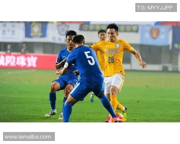 申鑫与苏宁激战正酣比分胶着双方争夺胜利的精彩瞬间回顾 申鑫与苏宁激战正酣比分胶着双方争夺胜利的精彩瞬间回顾